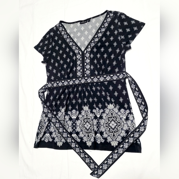 APT. 9 Women's Size S Blouse Top Geometric Print V-neck Flared Shirt - Picture 6 of 7